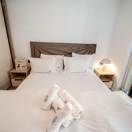Velvet Breeze In Odyssey Pools And Parking Apartman