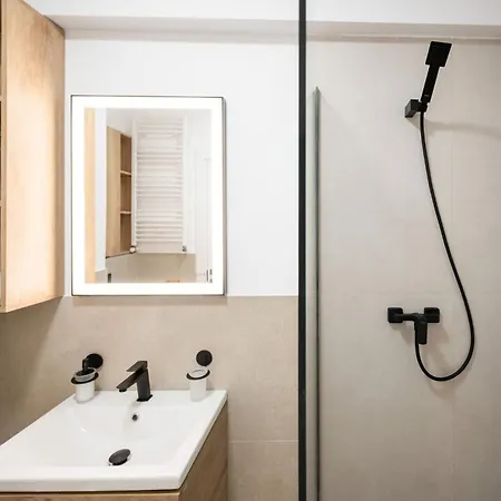 Velvet Breeze In Odyssey Pools And Parking Apartman Năvodari
