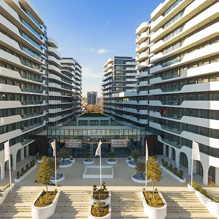 Velvet Breeze In Odyssey Pools And Parking Apartman Năvodari