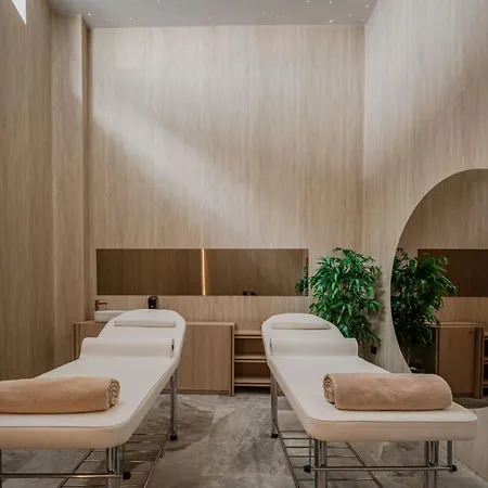 Velvet Breeze In Odyssey Pools And Parking * Năvodari